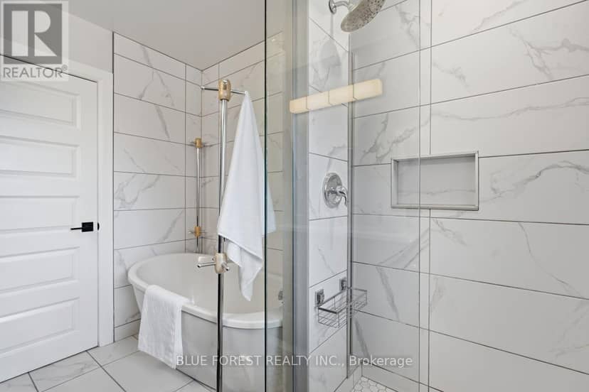 21 Agincourt Place — photo 26 of 40