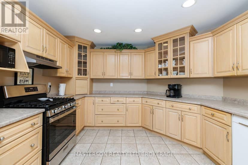 14064 King Road — photo 13 of 40