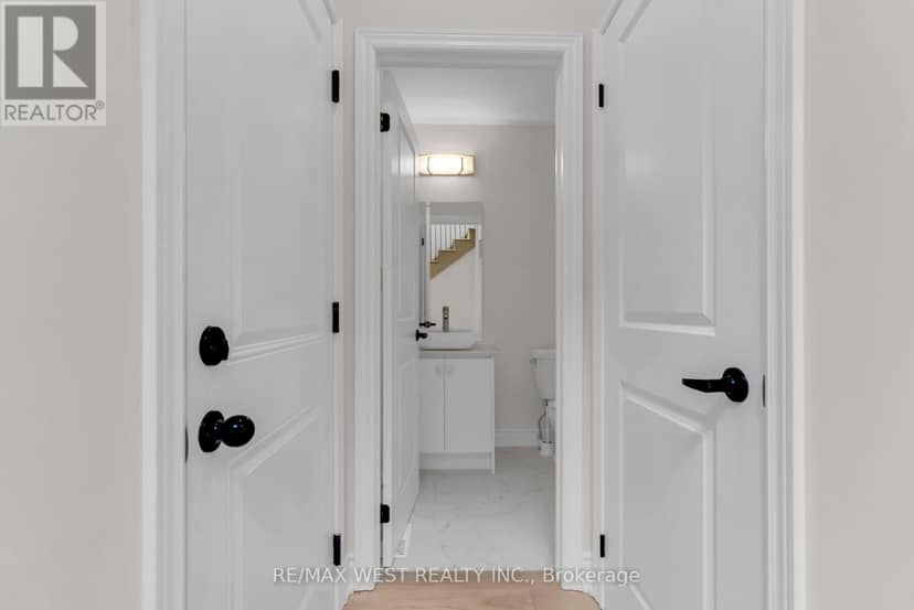 131 Guelph Street — photo 18 of 40