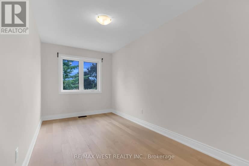 131 Guelph Street — photo 32 of 40