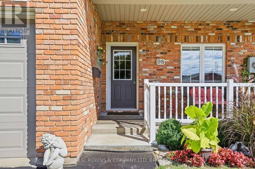 98 Maple Street, Port Colborne, photo 3