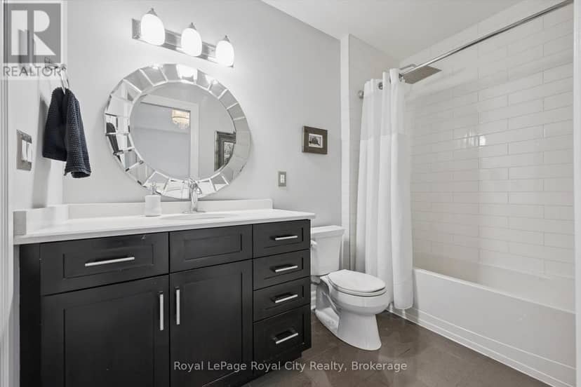 306 - 150 Wellington Street E — photo 19 of 37