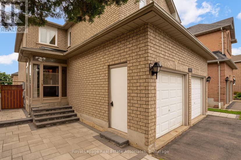 5453 Middleport Crescent — photo 2 of 36