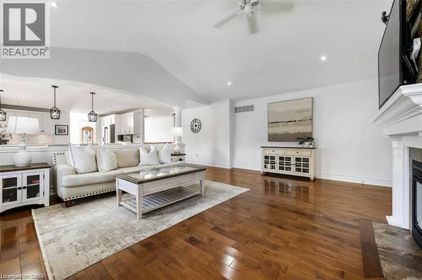 27 CARVER Drive — photo 16 of 40
