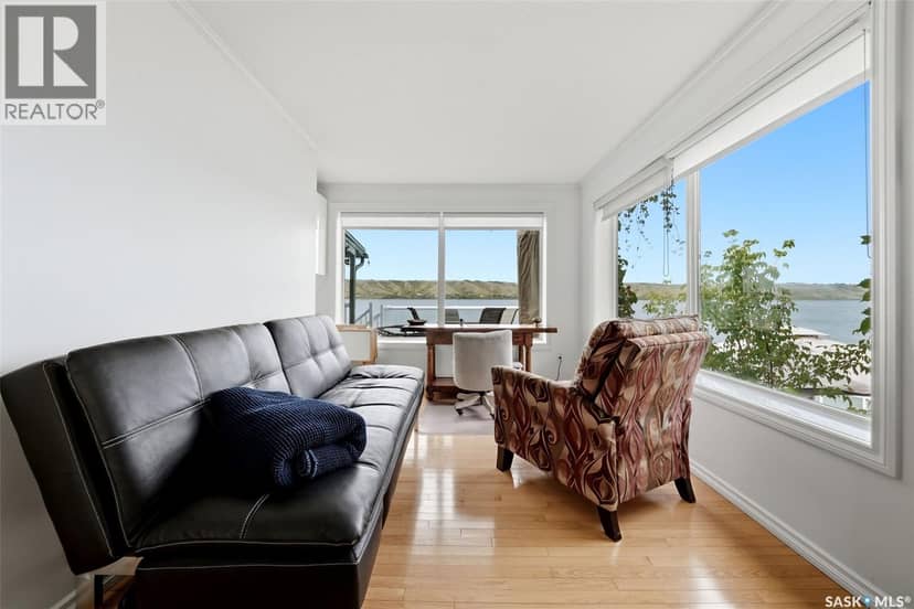 46 Bartlett PLACE — photo 16 of 40