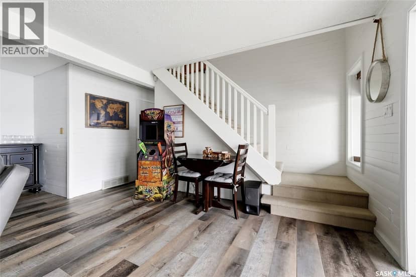 46 Bartlett PLACE — photo 18 of 40