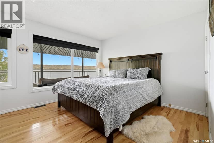 46 Bartlett PLACE — photo 19 of 40