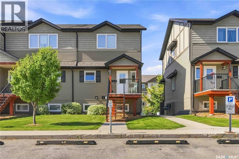 212 110 Shillington CRESCENT — photo 1 of 25