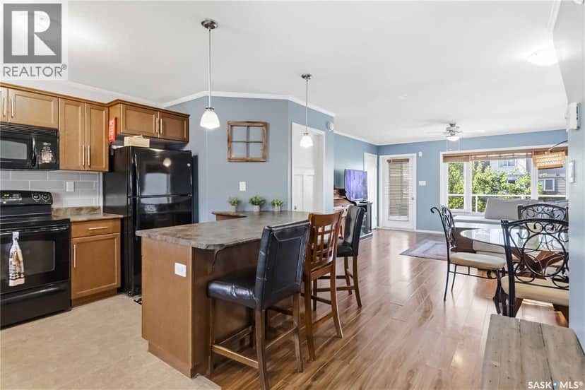 212 110 Shillington CRESCENT — photo 3 of 25