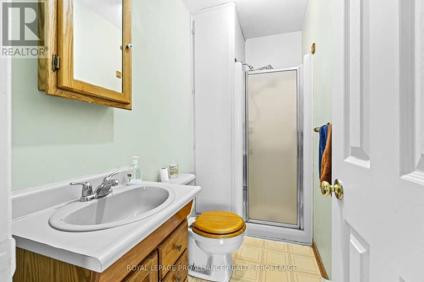274 Wellington Street — photo 14 of 27