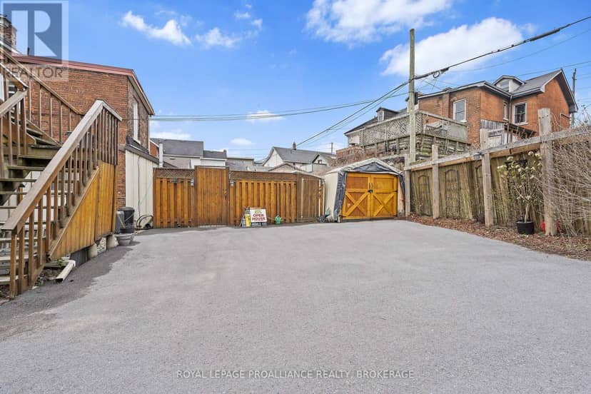 274 Wellington Street — photo 24 of 27
