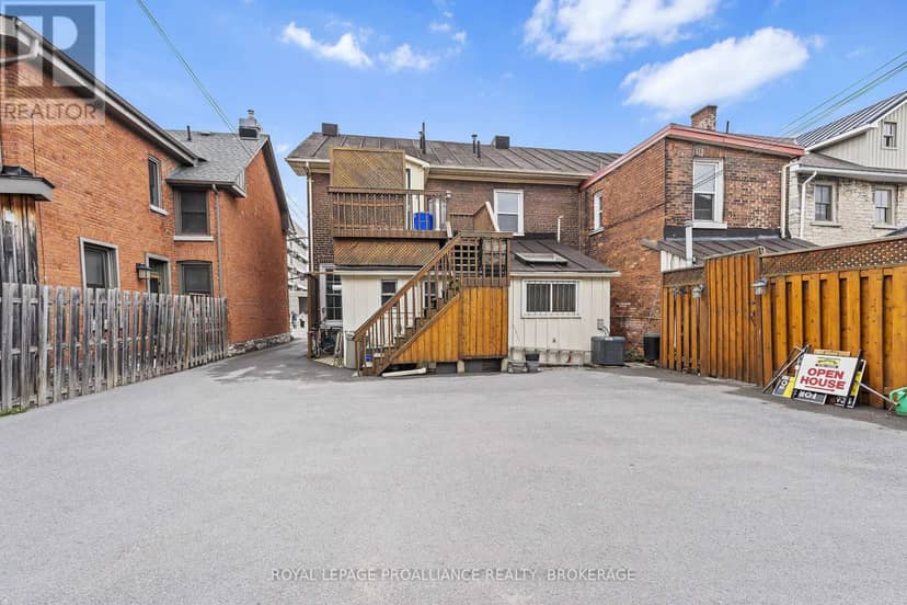 274 Wellington Street — photo 25 of 27