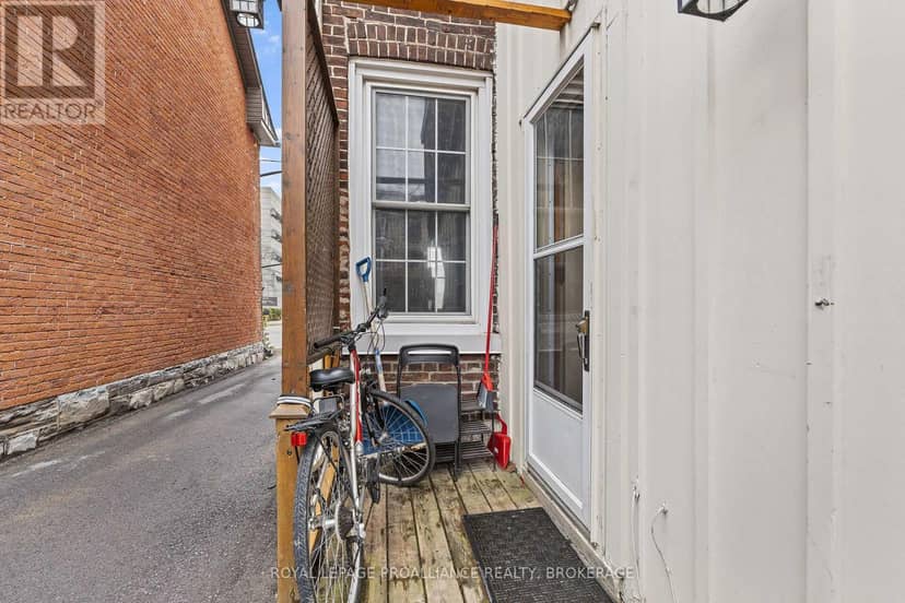 274 Wellington Street, Kingston, photo 3