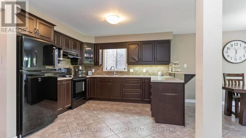 994 Mapleridge Street — photo 6 of 31