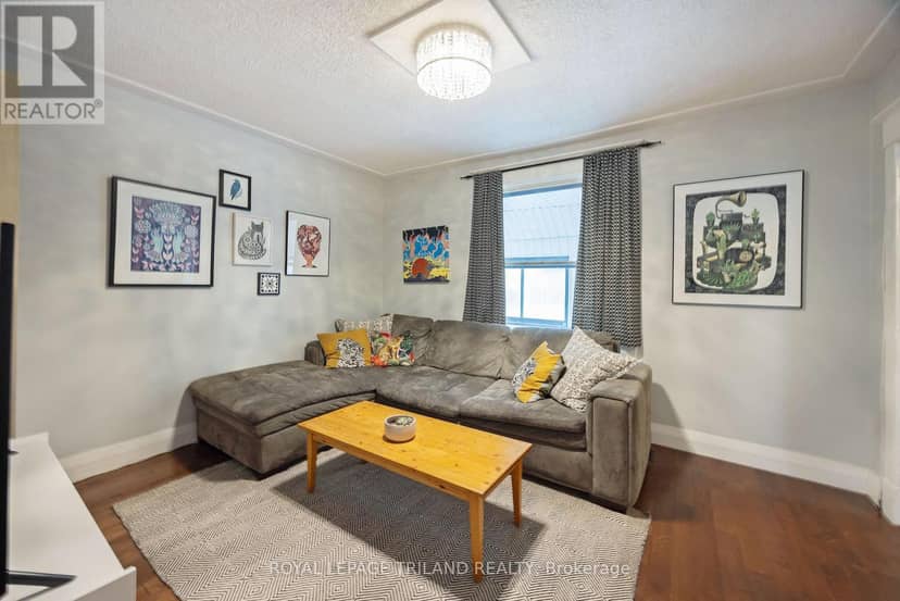 208 Edward Street — photo 10 of 40