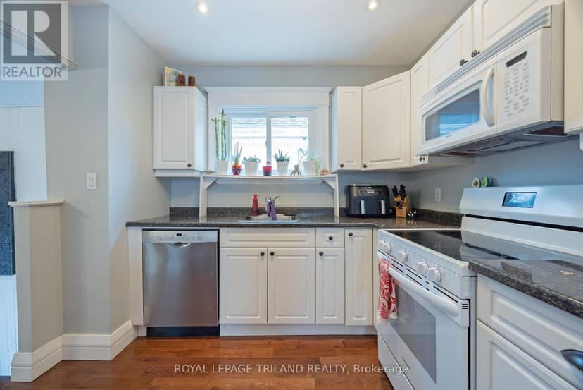 208 Edward Street — photo 15 of 40