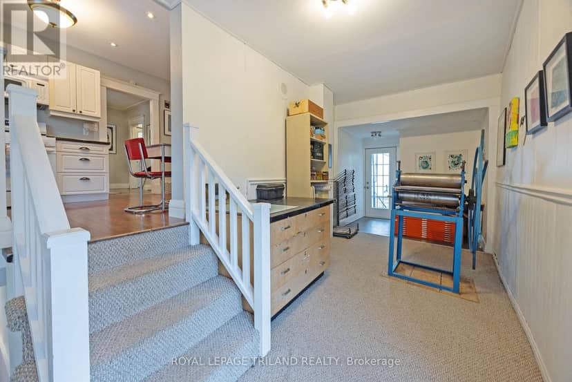 208 Edward Street — photo 17 of 40
