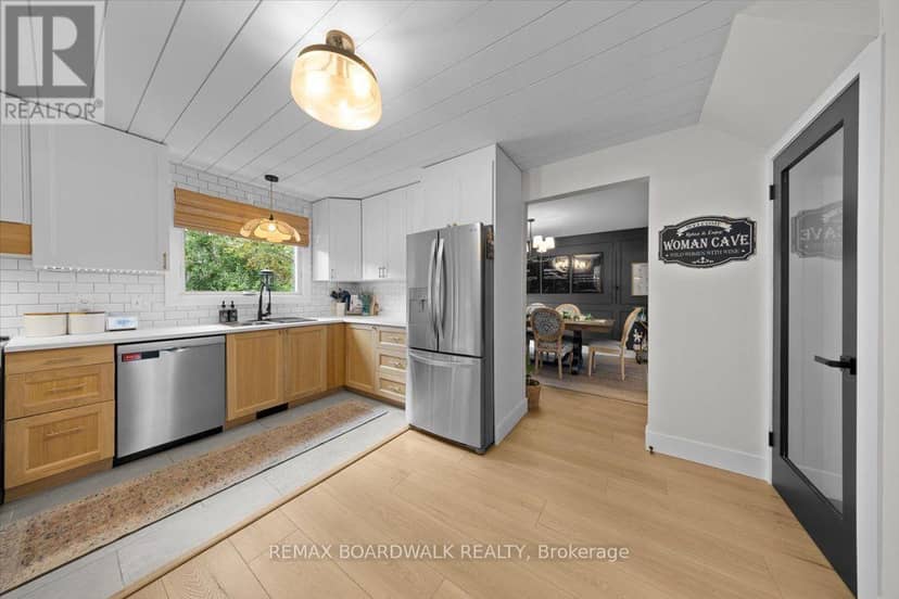 11 Duncan Street — photo 13 of 40