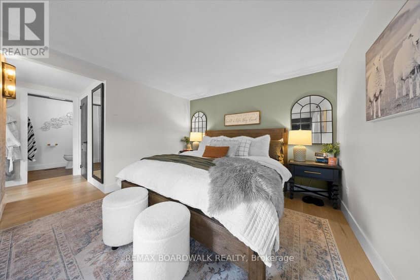 11 Duncan Street — photo 33 of 40