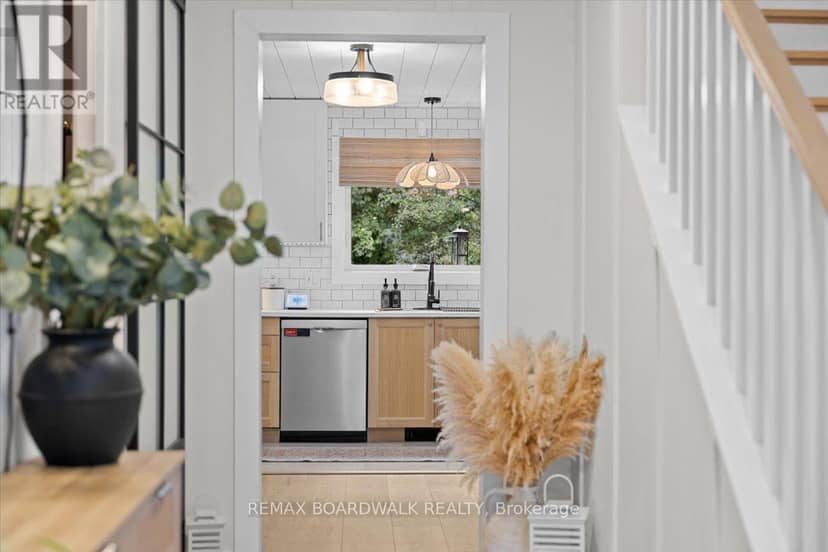 11 Duncan Street — photo 7 of 40