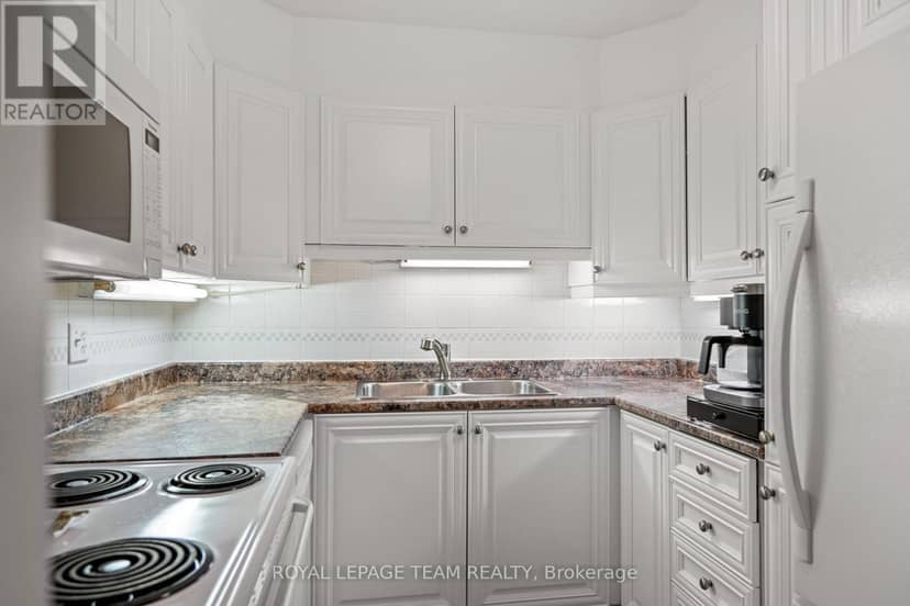 12 - 12-2 Stonebank Crescent — photo 11 of 28