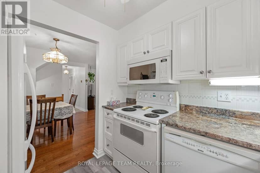 12 - 12-2 Stonebank Crescent — photo 15 of 28