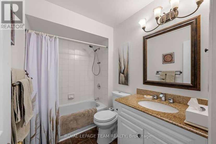 12 - 12-2 Stonebank Crescent — photo 17 of 28