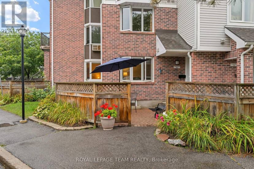 12 - 12-2 Stonebank Crescent — photo 2 of 28