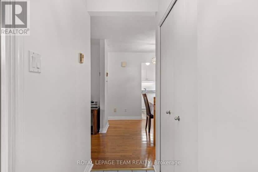 12 - 12-2 Stonebank Crescent — photo 5 of 28