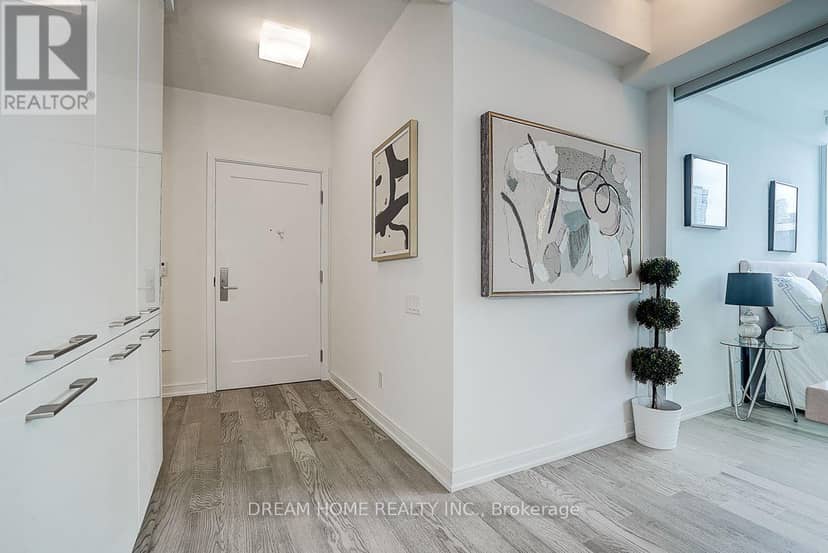 1809 - 3 Gloucester Street — photo 13 of 40