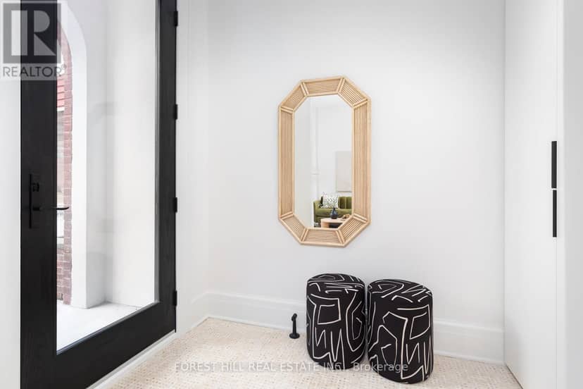 61 Foxley Street, Toronto, photo 2