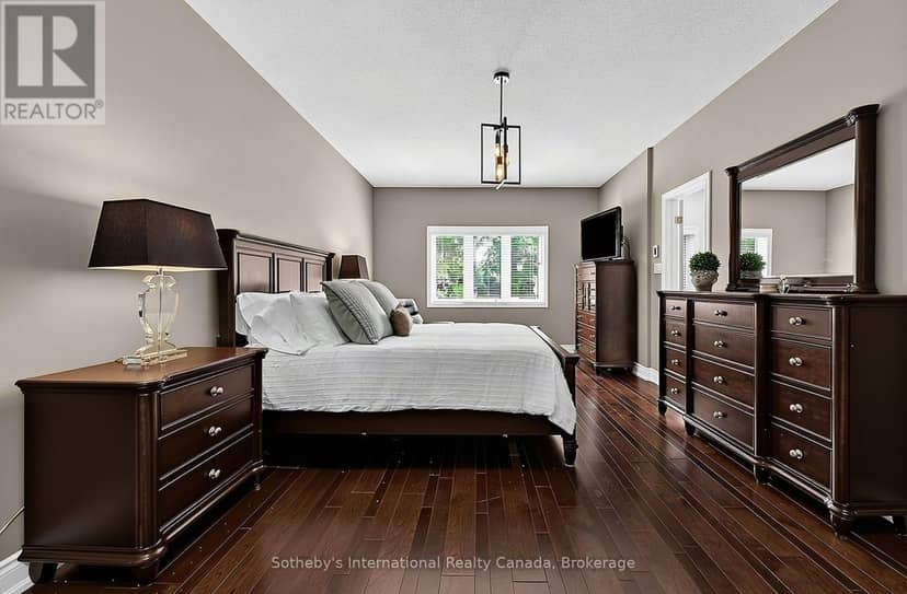 48 Thomas Drive — photo 19 of 40