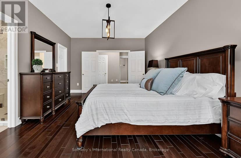48 Thomas Drive — photo 21 of 40