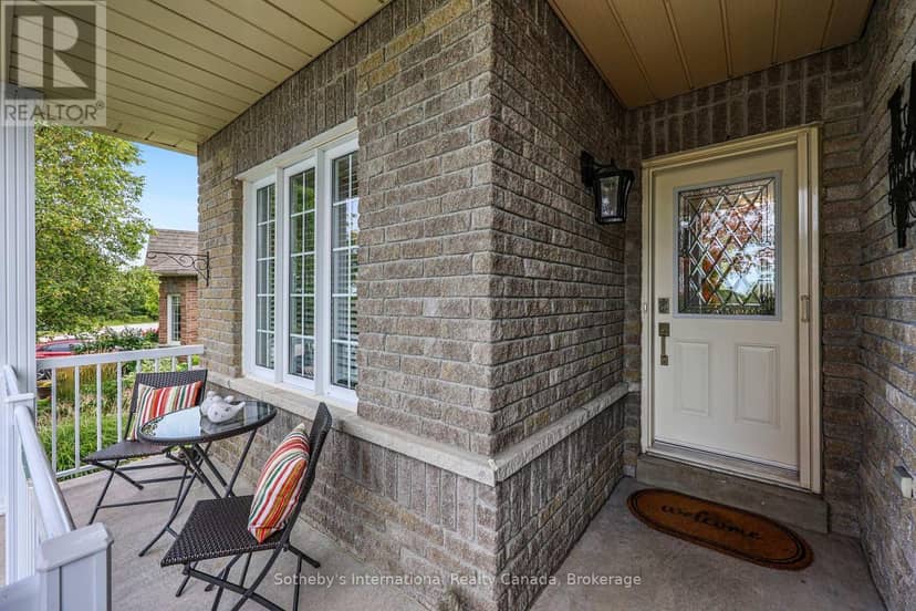 48 Thomas Drive — photo 5 of 40