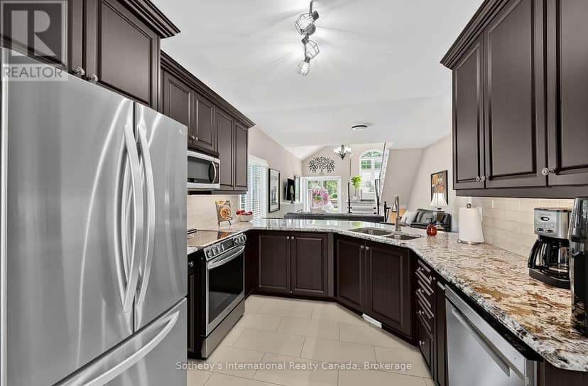 48 Thomas Drive — photo 9 of 40