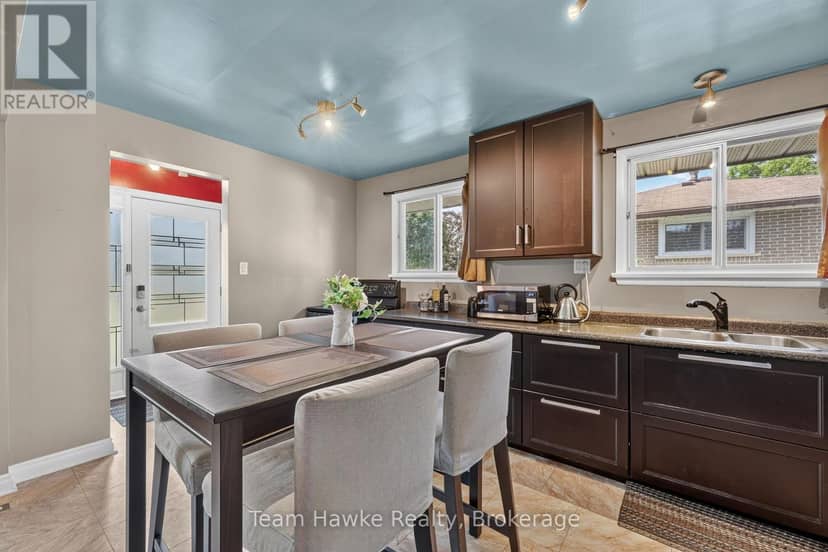 320 Scott Street — photo 12 of 40