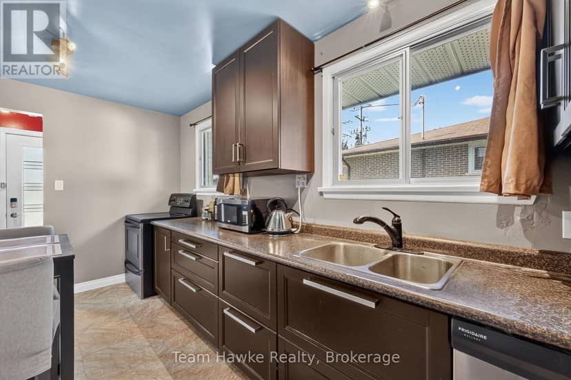 320 Scott Street — photo 15 of 40