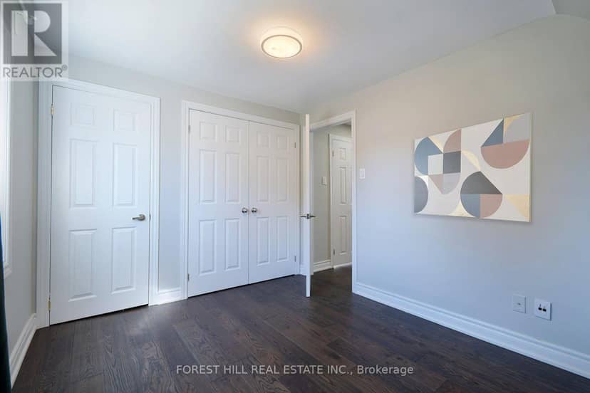 32 Stamford Square N — photo 15 of 40