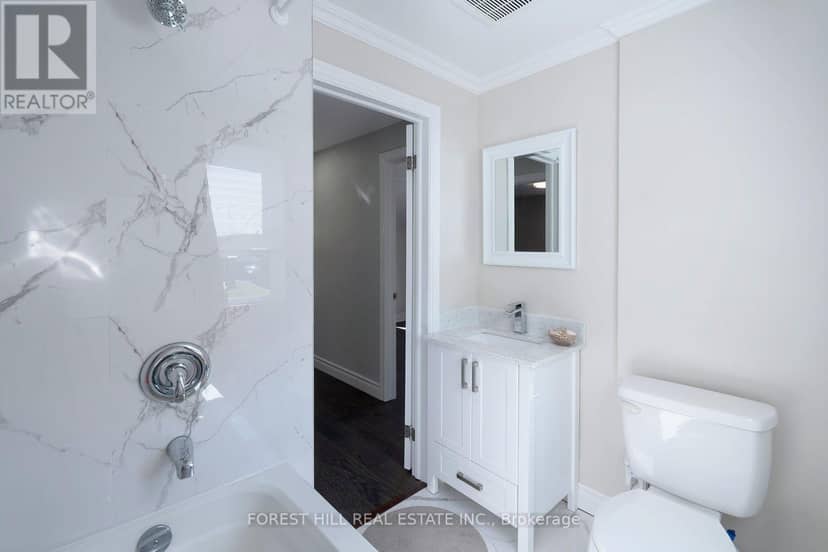 32 Stamford Square N — photo 16 of 40