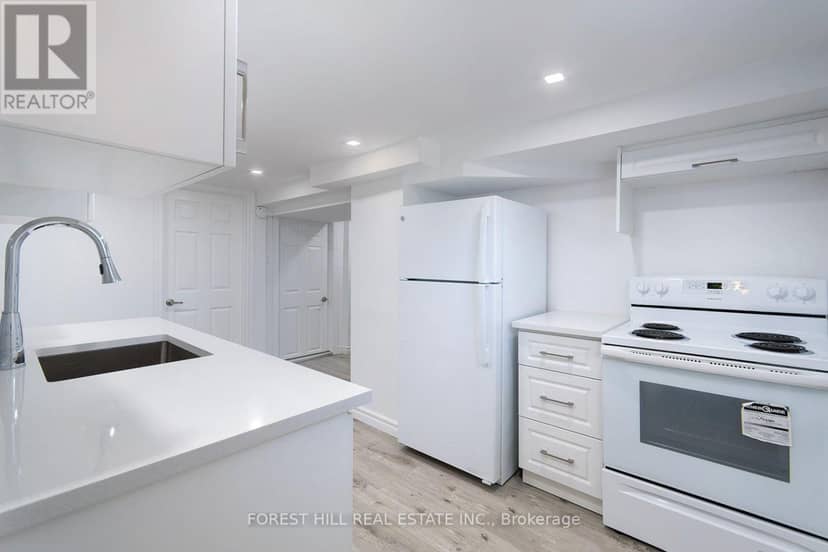 32 Stamford Square N — photo 26 of 40
