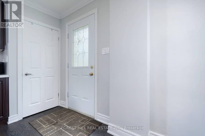32 Stamford Square N, Toronto, photo 3