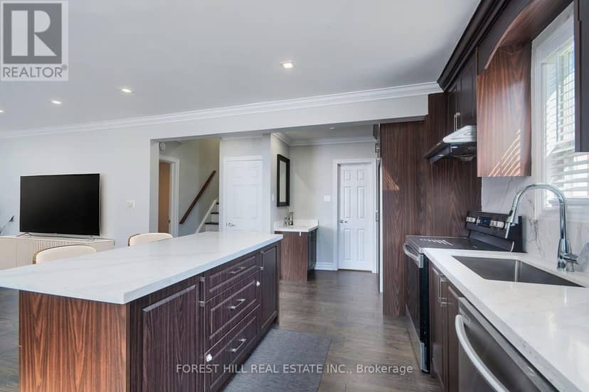 32 Stamford Square N, Toronto, photo 8