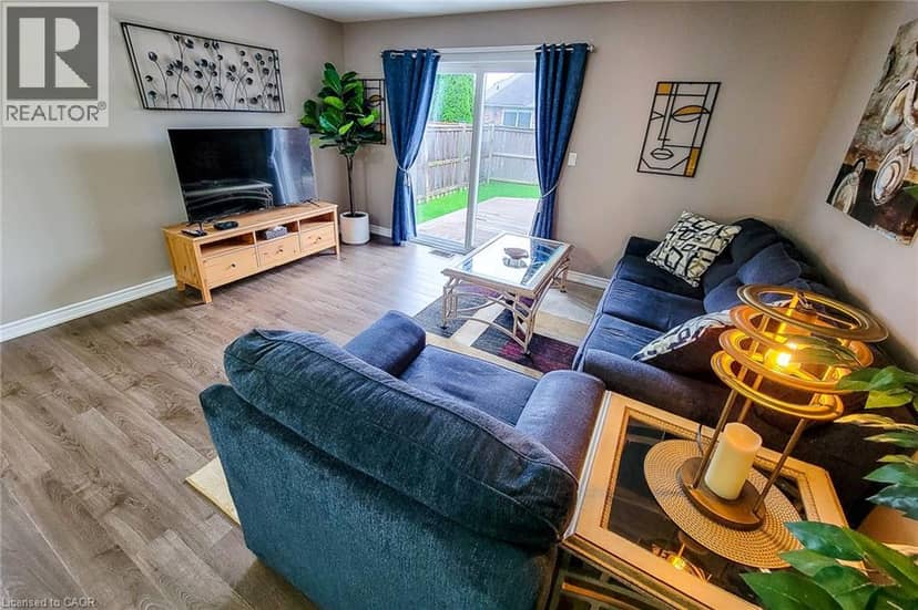 80 WILLOWDALE Crescent — photo 15 of 40