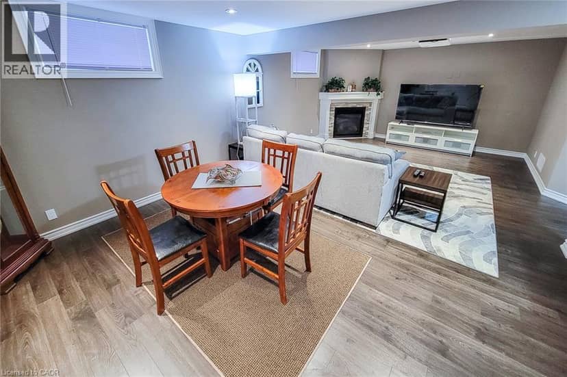 80 WILLOWDALE Crescent — photo 39 of 40
