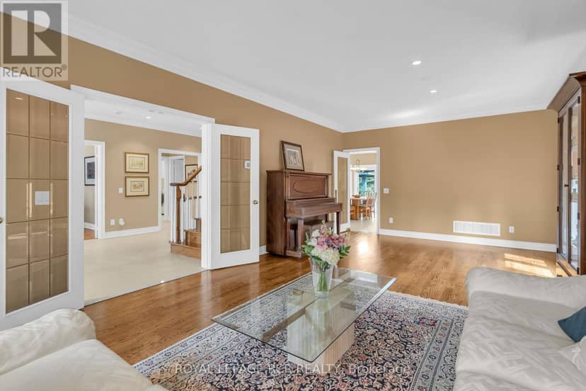 70 English Daisy Court — photo 11 of 39