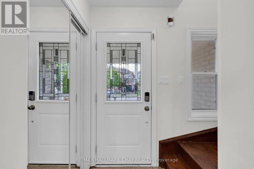 19 Callander Crescent — photo 7 of 40