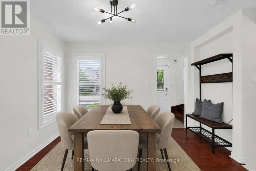 19 Callander Crescent — photo 9 of 40