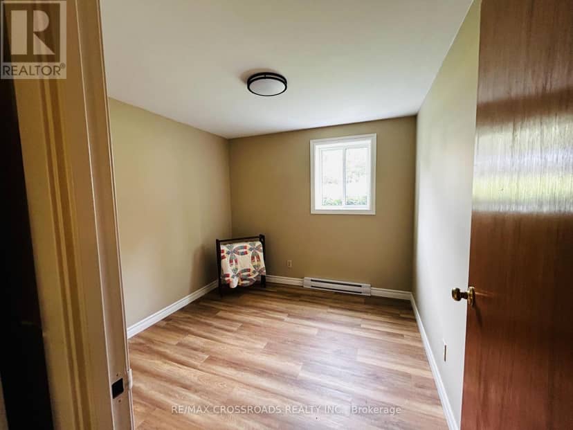 106 - 74 The Queensway South Road — photo 18 of 35