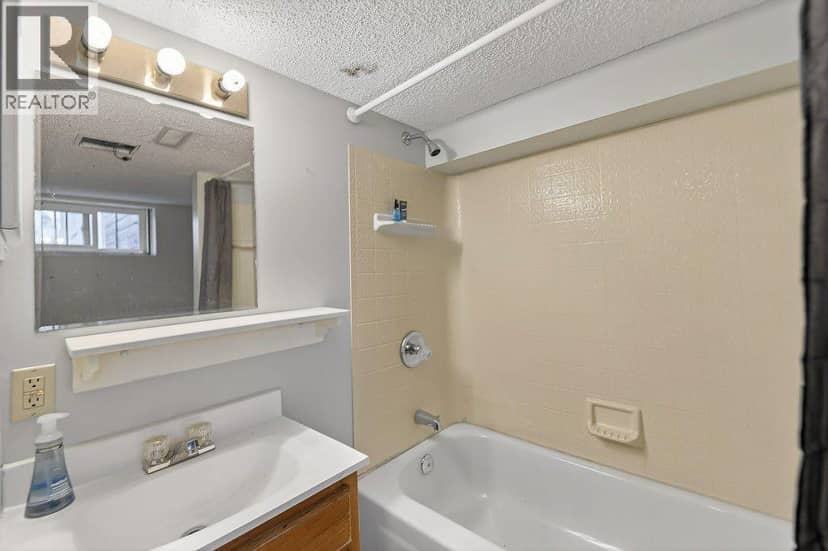 924 7A Street NW — photo 15 of 21