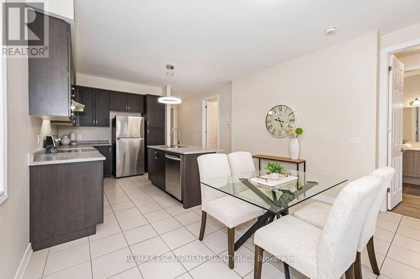 37 Middleton Avenue — photo 11 of 34